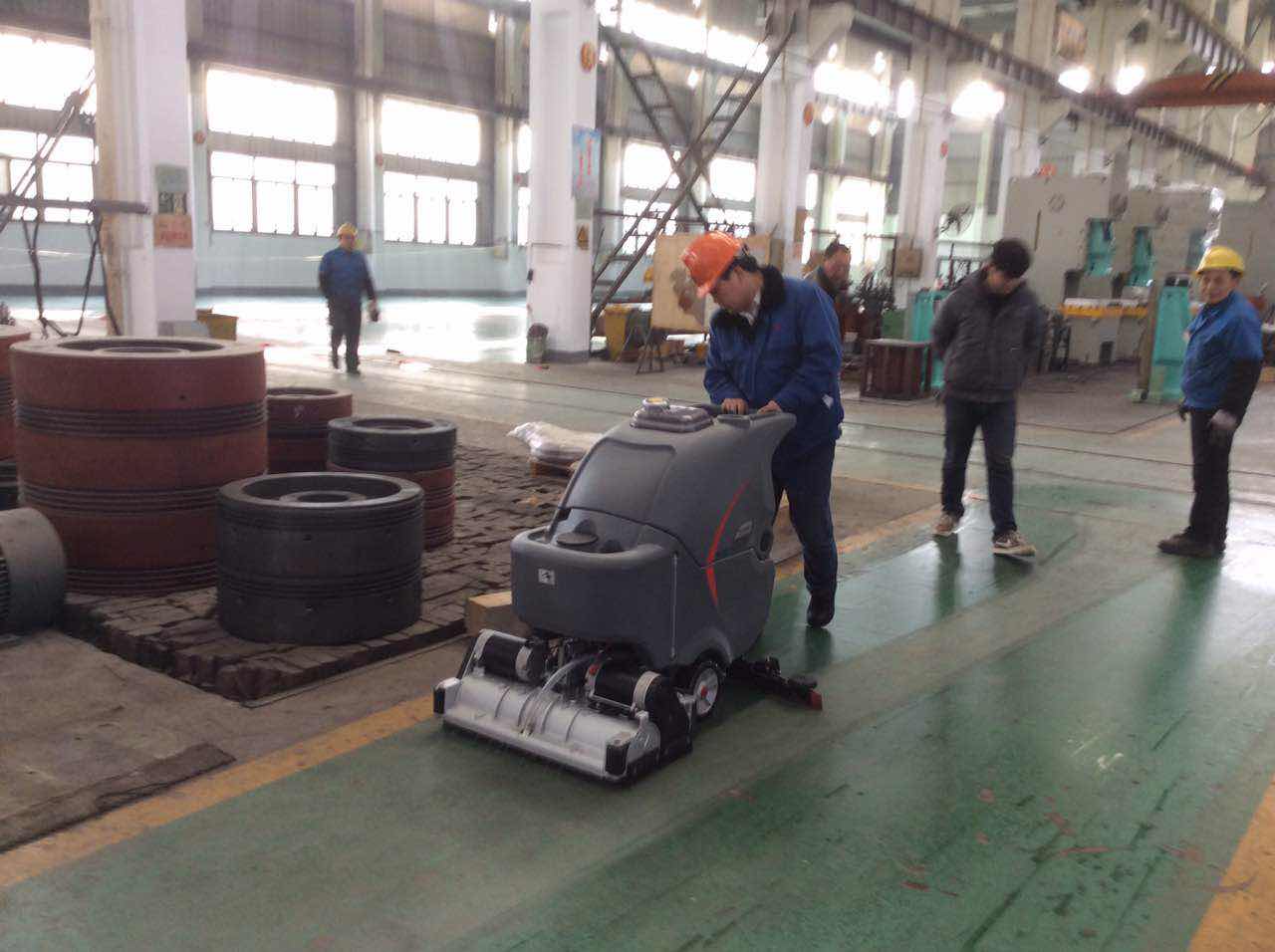 工廠地面油污多怎么清潔？